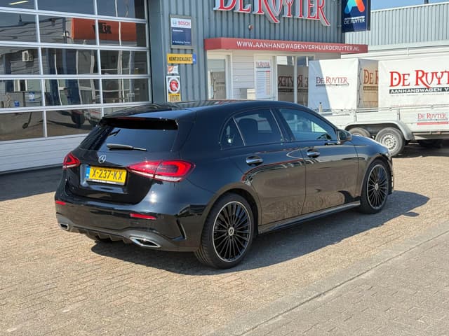 Mercedes-Benz A-Klasse 180 d AMG | Widescreen | Camera | Sfeer | Carplay